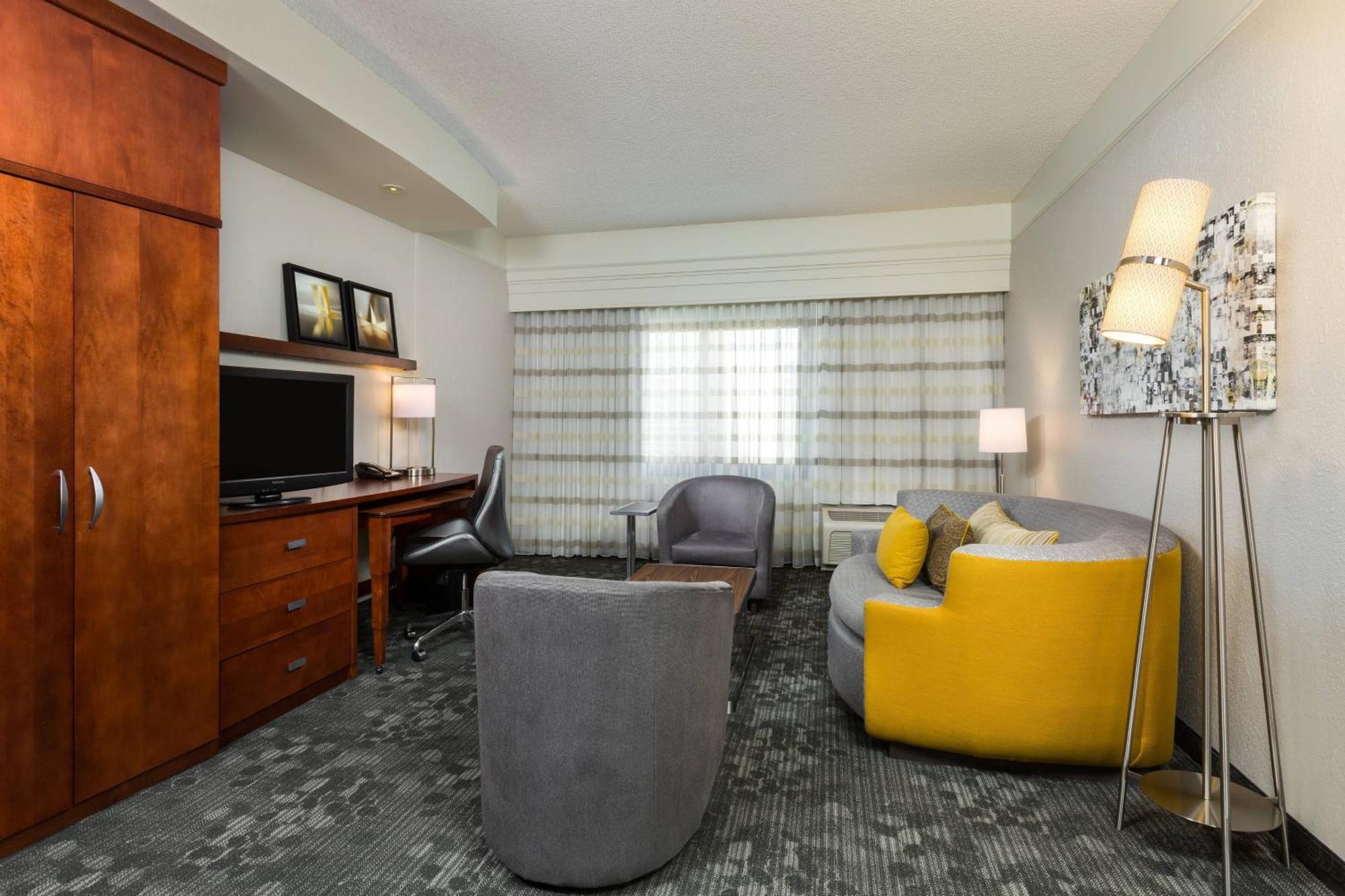 Courtyard By Marriott Houston Galleria Exterior photo