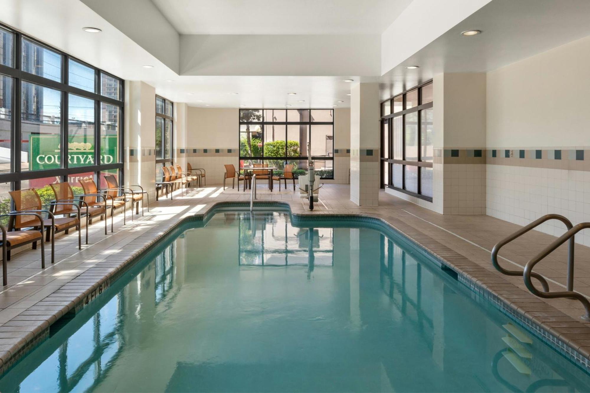 Courtyard By Marriott Houston Galleria Exterior photo